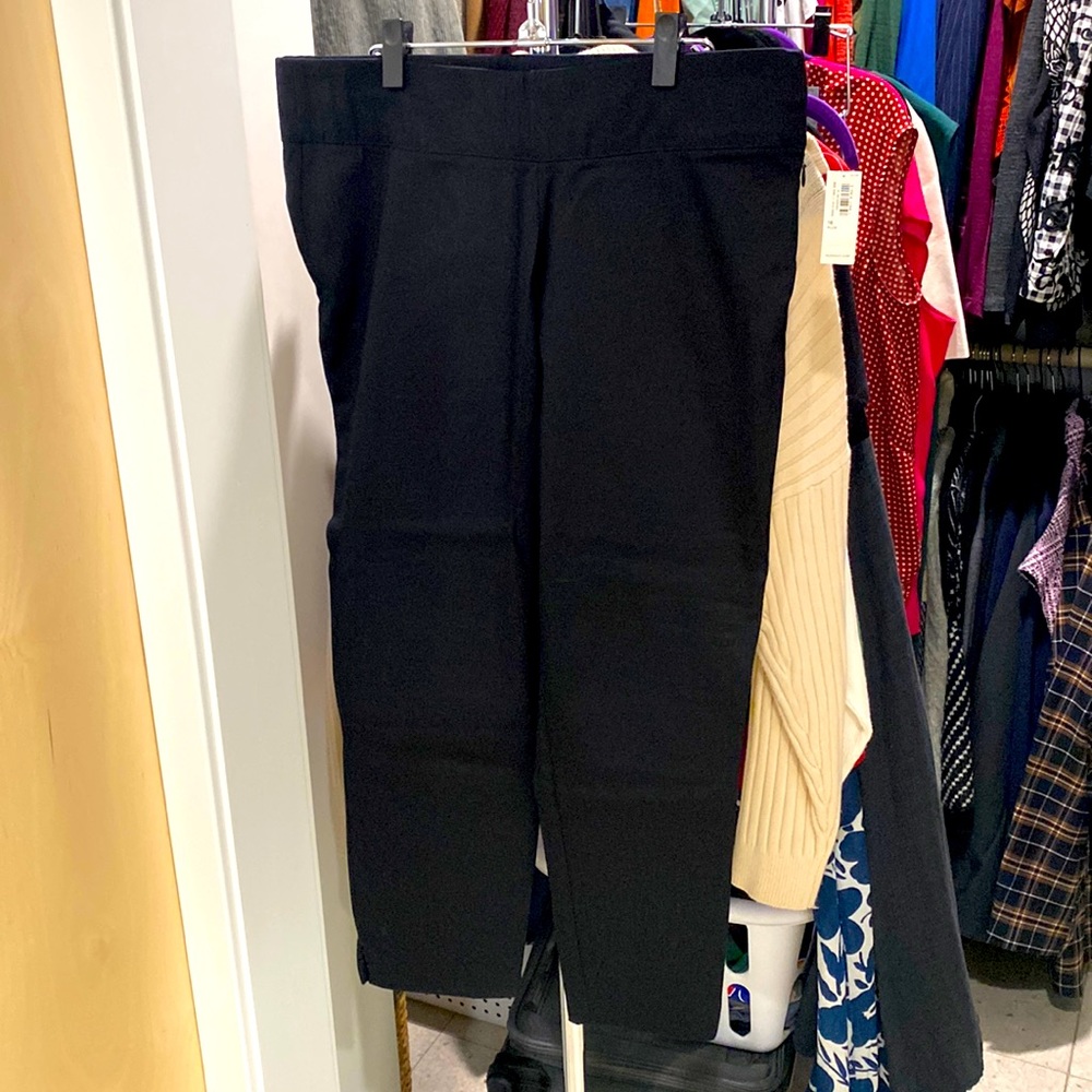 Black cigarette crop pants